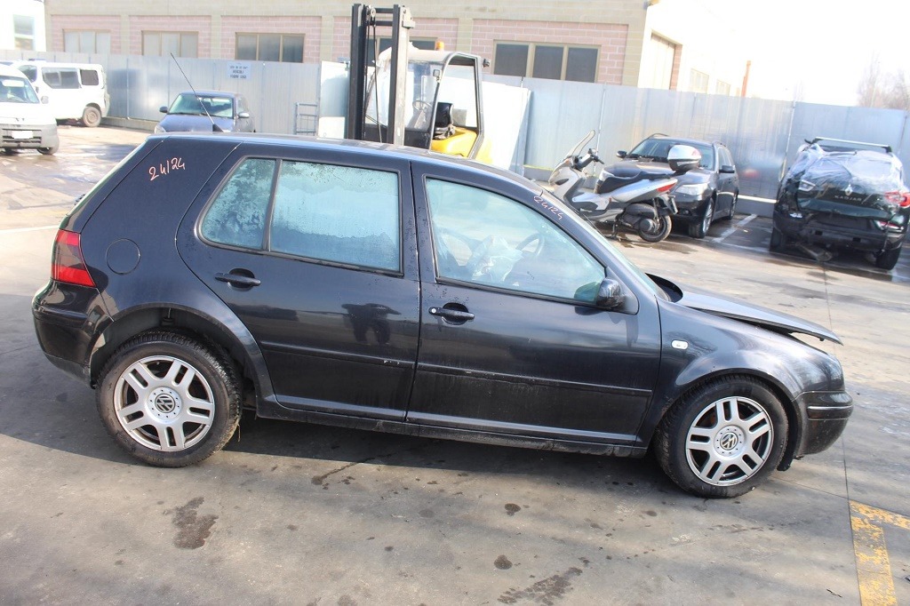 VOLKSWAGEN GOLF 4 1.9 D 81KW 5M 5P (2001) RICAMBI IN MAGAZZINO