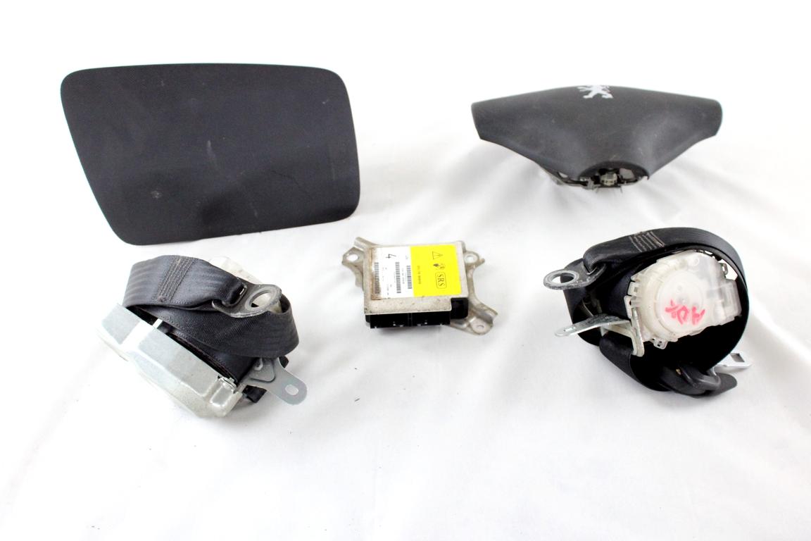 89170-0H040 KIT AIRBAG PEUGEOT 107 1.0 B 50KW 5M 3P (2006) RICAMBIO USATO CON PRETENSIONATORI CINTURE DI SICUREZZA, CENTRALINA AIRBAG, AIRBAG VOLANTE GUIDATORE, AIRBAG PASSEGGERO