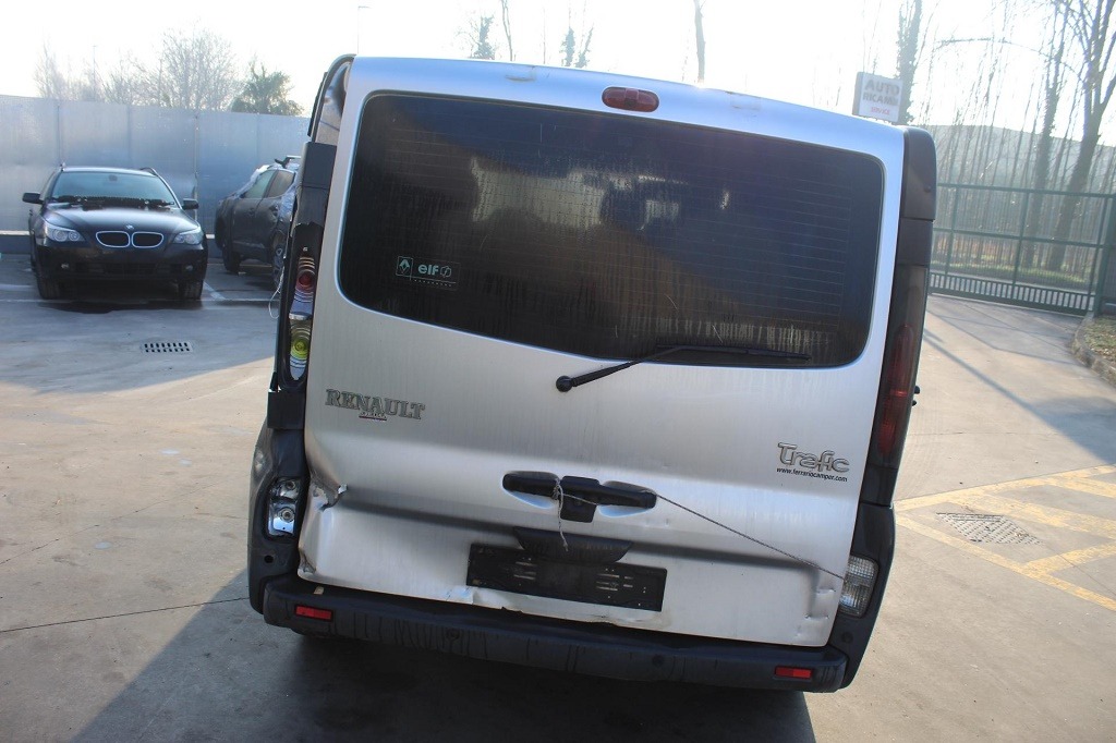 RENAULT TRAFIC 1.9 D 74KW 6M 5P (2004) RICAMBI IN MAGAZZINO