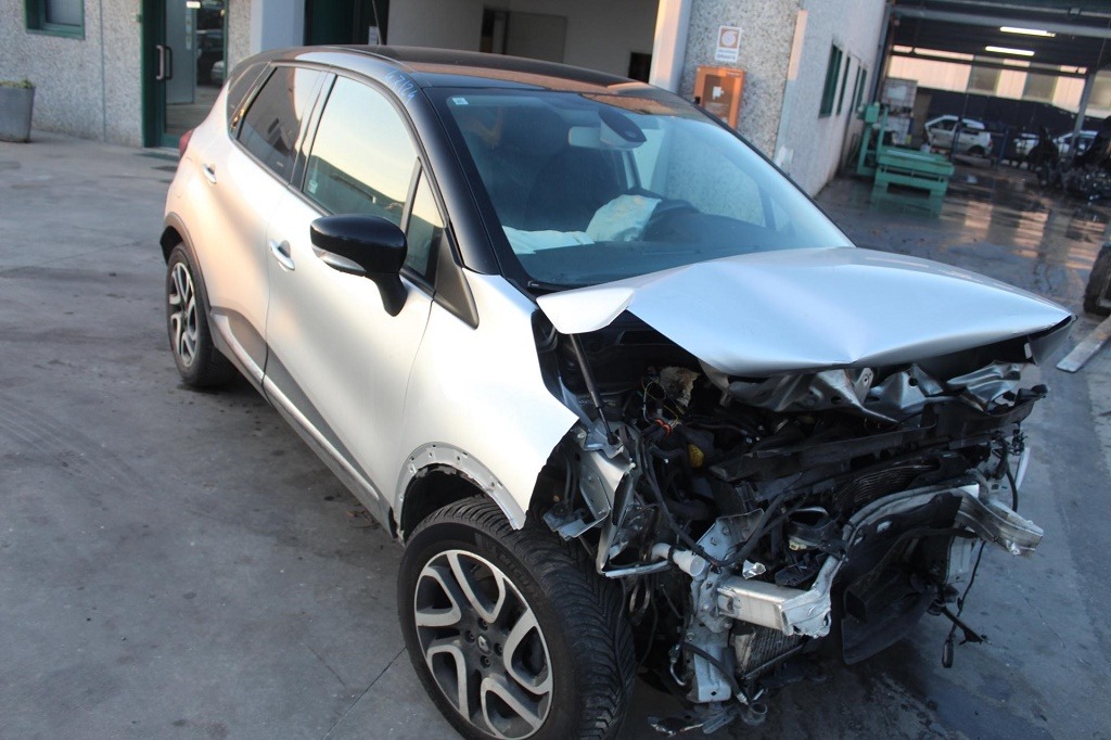 RENAULT CAPTUR 1.5 D 66KW 5M 5P (2016) RICAMBI IN MAGAZZINO