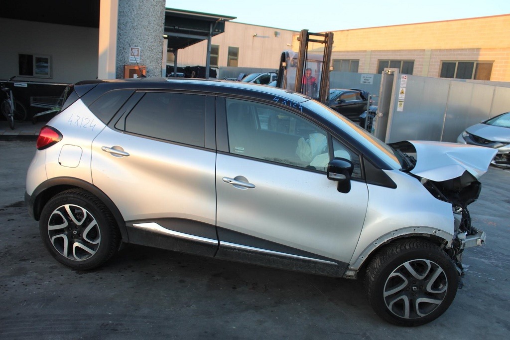 RENAULT CAPTUR 1.5 D 66KW 5M 5P (2016) RICAMBI IN MAGAZZINO