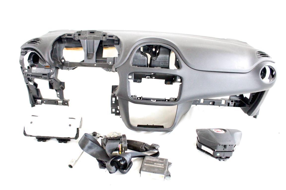 51897787 KIT AIRBAG FIAT PUNTO EVO 1.4 M 57KW 5M 5P (2011) RICAMBIO USATO CON CENTRALINA AIRBAG, PRETENSIONATORI CINTURE DI SICUREZZA, AIRBAG PASSEGGERO, AIRBAG VOLANTE 7355162010 51851226