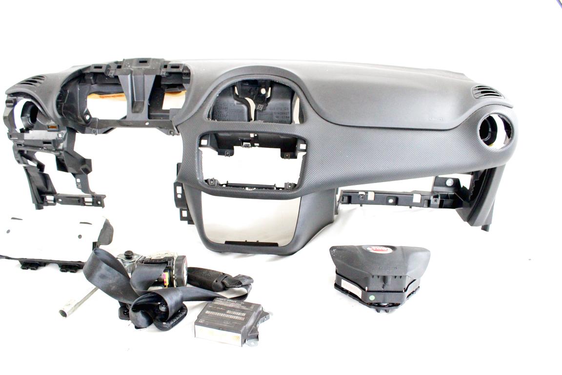 51897787 KIT AIRBAG FIAT PUNTO EVO 1.4 M 57KW 5M 5P (2011) RICAMBIO USATO CON CENTRALINA AIRBAG, PRETENSIONATORI CINTURE DI SICUREZZA, AIRBAG PASSEGGERO, AIRBAG VOLANTE 7355162010 51851226