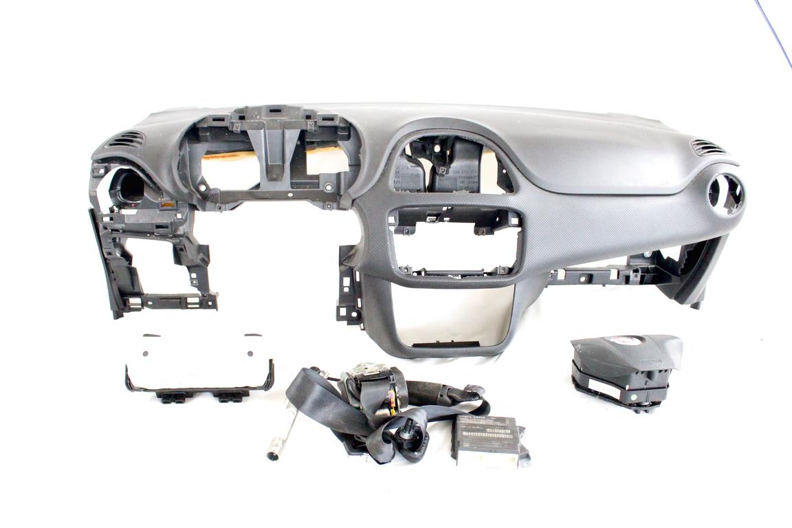 51897787 KIT AIRBAG FIAT PUNTO EVO 1.4 M 57KW 5M 5P (2011) RICAMBIO USATO CON CENTRALINA AIRBAG, PRETENSIONATORI CINTURE DI SICUREZZA, AIRBAG PASSEGGERO, AIRBAG VOLANTE 7355162010 51851226