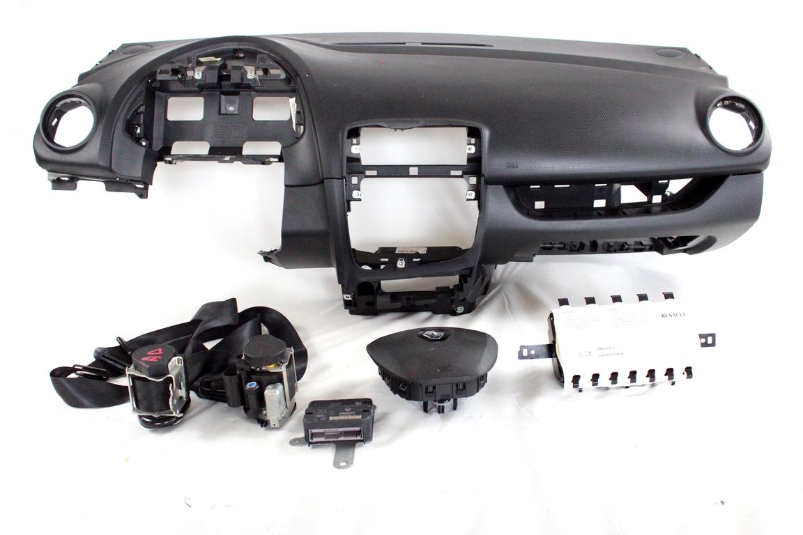 985101389R KIT AIRBAG RENAULT CLIO 1.2 G 54KW 5M 5P (2015) RICAMBIO USATO CON PRETENSIONATORI CINTURE DI SICUREZZA, CENTRALINA AIRBAG, AIRBAG VOLANTE GUIDATORE, AIRBAG PASSEGGERO, CRUSCOTTO 985108265R 985250096R