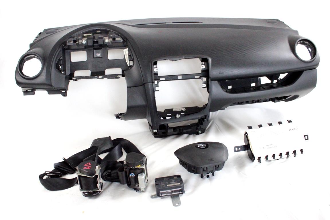 985101389R KIT AIRBAG RENAULT CLIO 1.2 G 54KW 5M 5P (2015) RICAMBIO USATO CON PRETENSIONATORI CINTURE DI SICUREZZA, CENTRALINA AIRBAG, AIRBAG VOLANTE GUIDATORE, AIRBAG PASSEGGERO, CRUSCOTTO 985108265R 985250096R