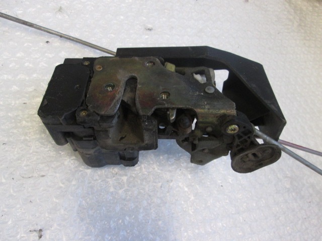 CENTRALNO ZAKLEPANJE ZADNJIH DESNIH VRAT OEM N. 60692263 ORIGINAL REZERVNI DEL ALFA ROMEO 156 932 BER/SW (1997 - 03/2000)DIESEL LETNIK 1999