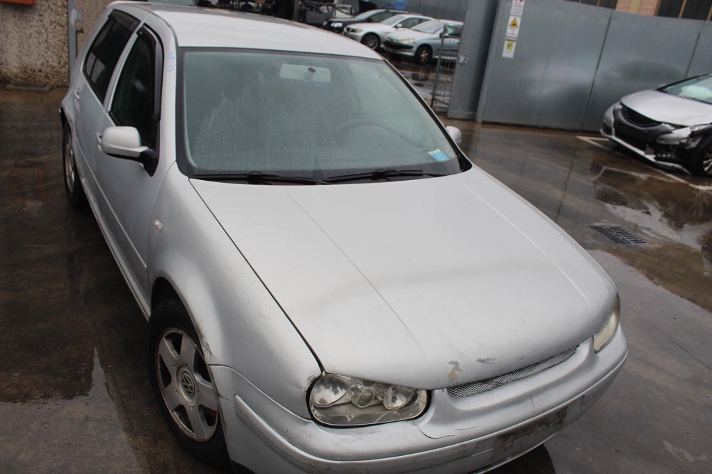 VOLKSWAGEN GOLF 4 1.9 D 81KW 5M 5P (1999) RICAMBI USATI AUTO IN PIAZZALE 