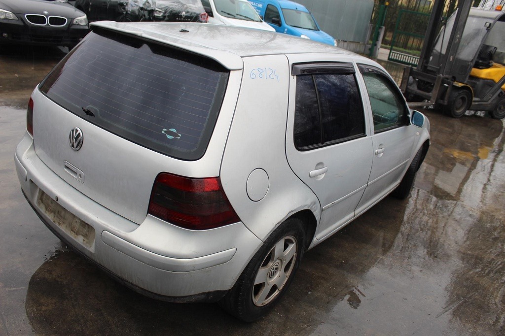 VOLKSWAGEN GOLF 4 1.9 D 81KW 5M 5P (1999) RICAMBI USATI AUTO IN PIAZZALE 