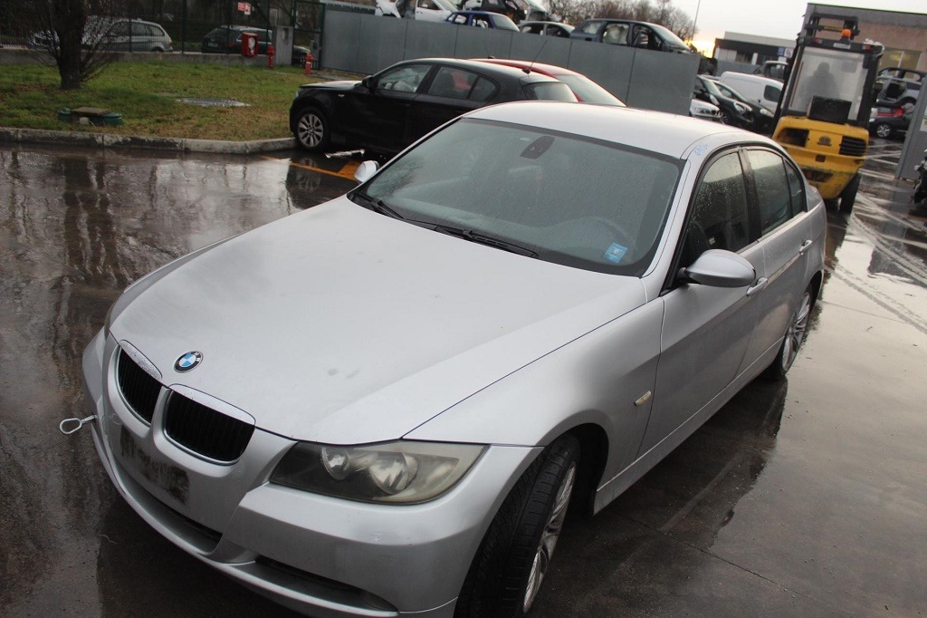 BMW SERIE 3 320D E90 2.0 D 120KW 6M 4P (2005) RICAMBI IN MAGAZZINO