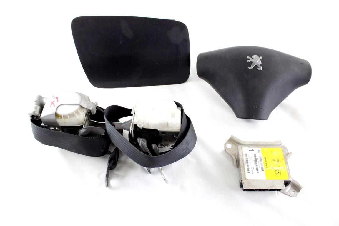 89170-0H010 KIT AIRBAG PEUGEOT 107 1.0 B 50KW 5M 3P (2013) RICAMBIO USATO CON PRETENSIONATORI CINTURE DI SICUREZZA, CENTRALINA AIRBAG, AIRBAG VOLANTE GUIDATORE, AIRBAG PASSEGGERO 16083642ZD 8216JW 