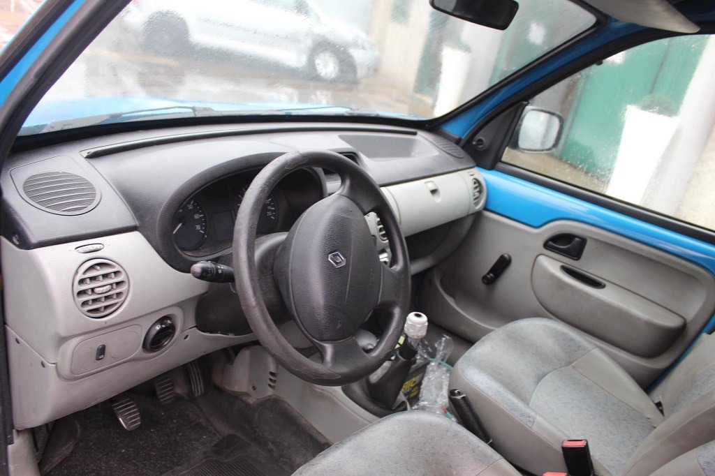 RENAULT KANGOO 1.5 D 45KW 5M 5P (2007) RICAMBI USATI AUTO IN PIAZZALE 