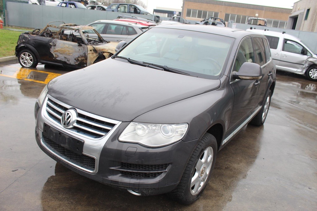 VOLKSWAGEN TOUAREG 3.0 D 4X4 165KW AUT 5P (2007) RICAMBI IN MAGAZZINO