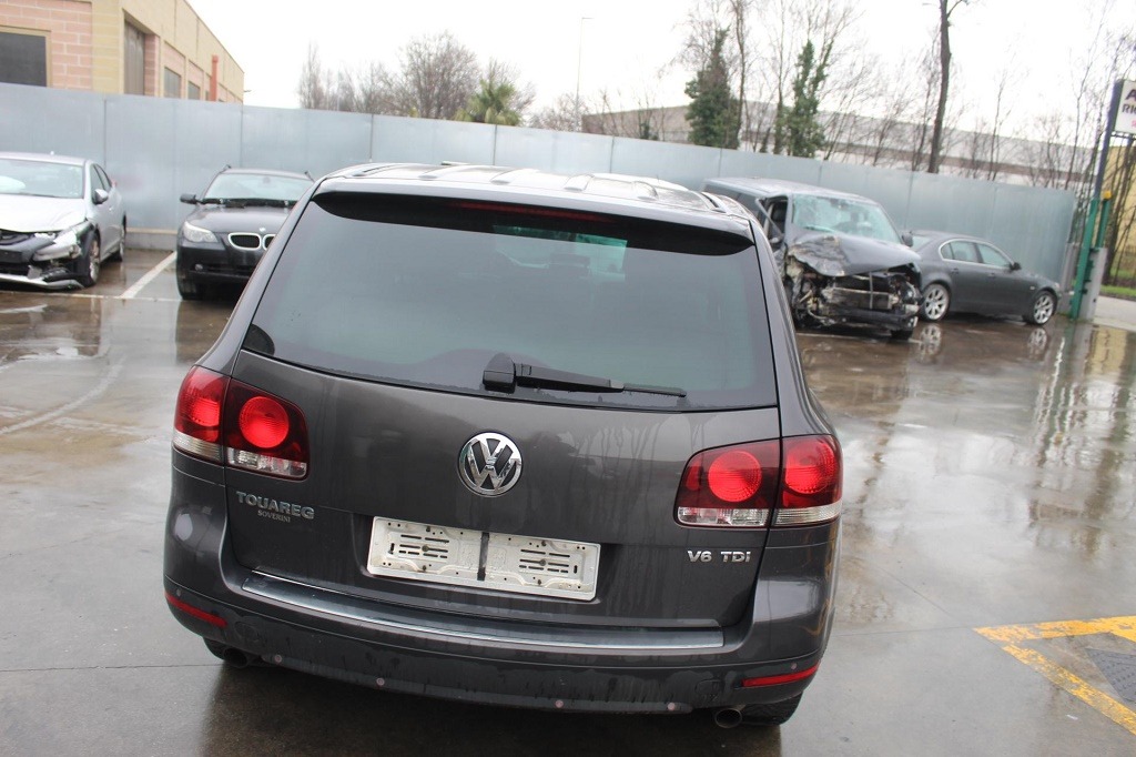 VOLKSWAGEN TOUAREG 3.0 D 4X4 165KW AUT 5P (2007) RICAMBI IN MAGAZZINO