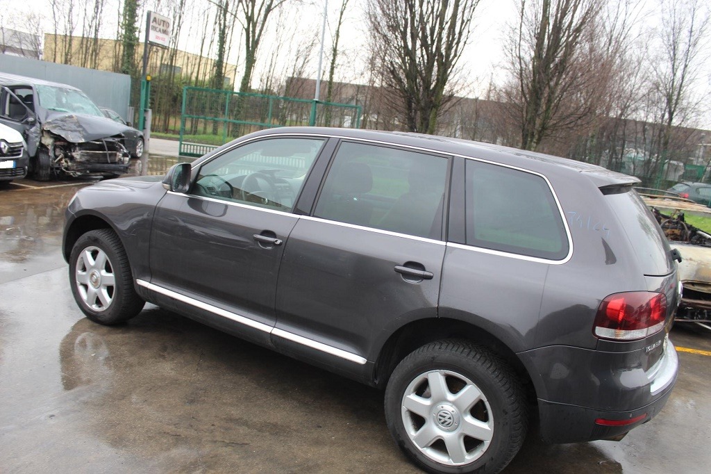 VOLKSWAGEN TOUAREG 3.0 D 4X4 165KW AUT 5P (2007) RICAMBI IN MAGAZZINO