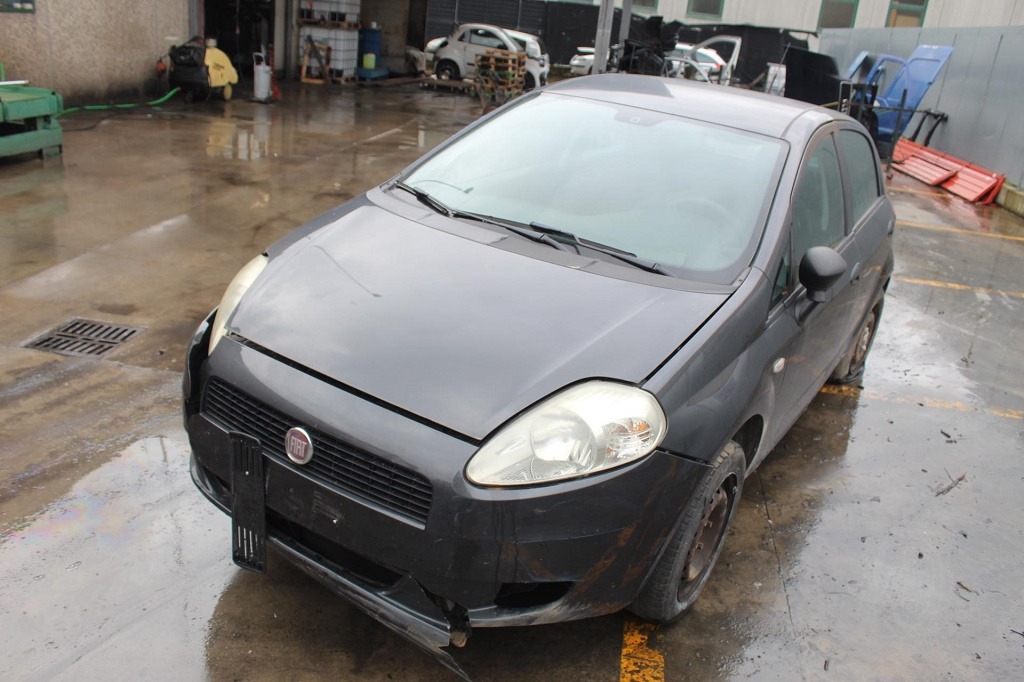 FIAT GRANDE PUNTO 1.2 B 48KW 5M 5P (2010) RICAMBI IN MAGAZZINO