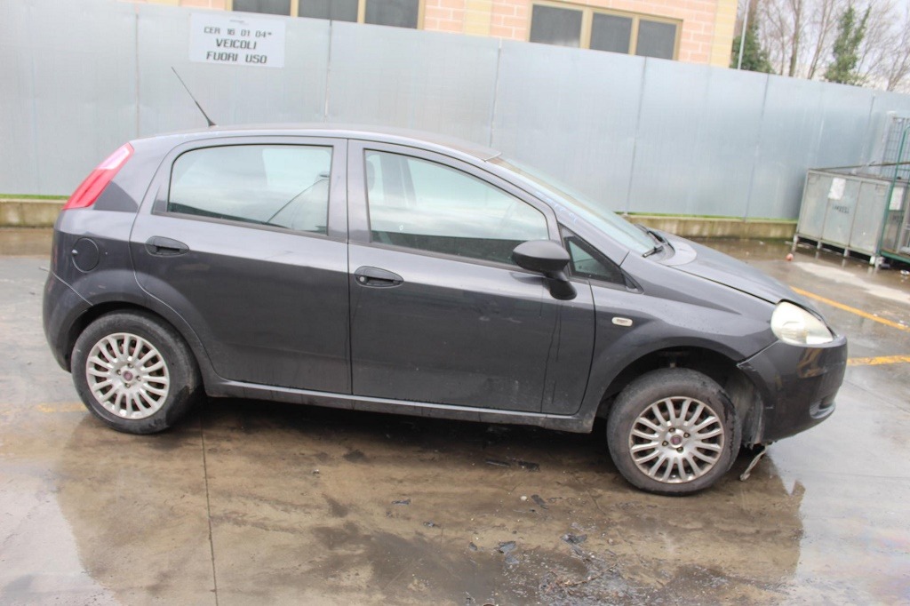 FIAT GRANDE PUNTO 1.2 B 48KW 5M 5P (2010) RICAMBI IN MAGAZZINO