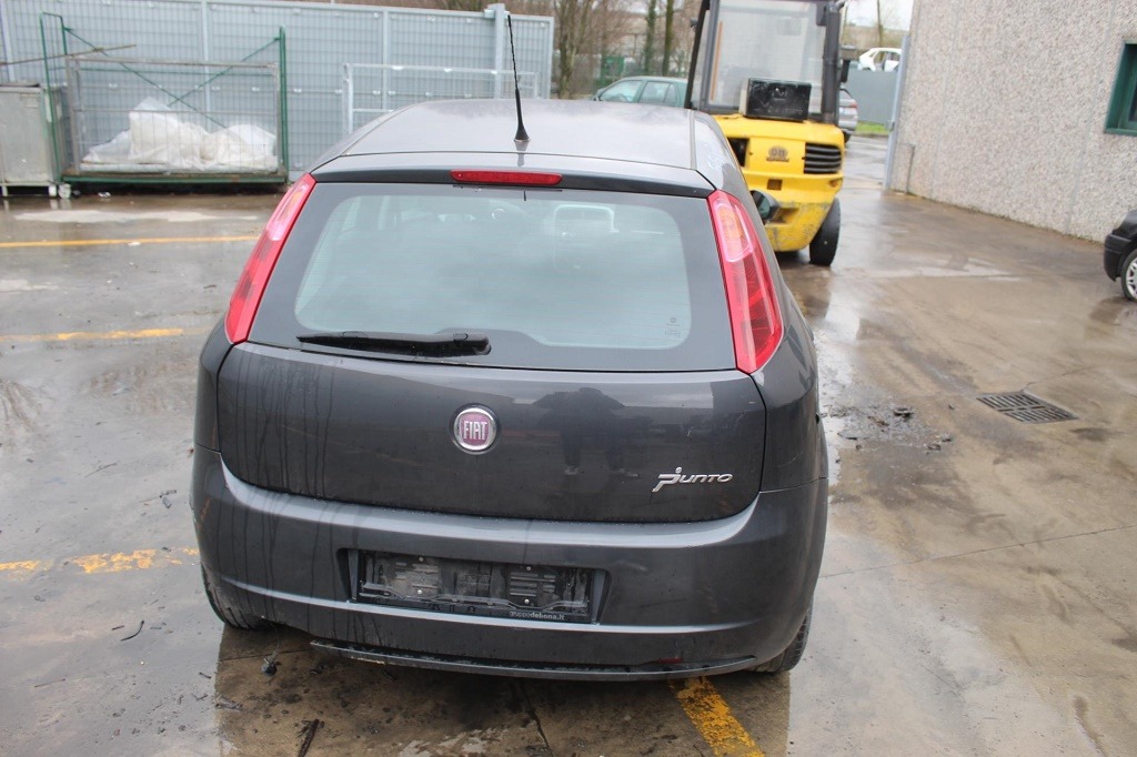 FIAT GRANDE PUNTO 1.2 B 48KW 5M 5P (2010) RICAMBI IN MAGAZZINO