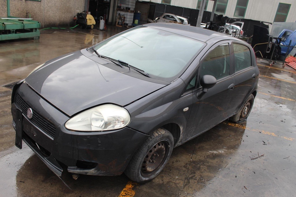 FIAT GRANDE PUNTO 1.2 B 48KW 5M 5P (2010) RICAMBI IN MAGAZZINO