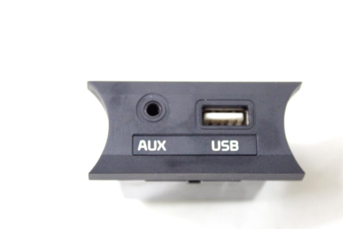 96120-1W510 PORTA INGRESSO USB AUX KIA RIO 1.4 D 66KW 6M 5P (2015) RICAMBIO USATO