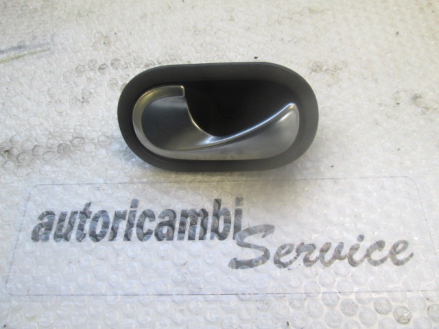 NOTRANJA KLJUKA  OEM N. 8200843631 ORIGINAL REZERVNI DEL RENAULT MEGANE MK2 BM0/1 CM0/1 EM0/1 KM0/1 LM0/1 BER/GRANDTOUR  (10/2002 - 02/2006) DIESEL LETNIK 2003