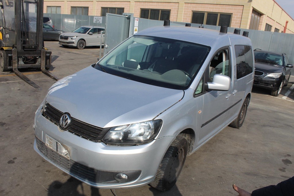 VOLKSWAGEN CADDY 2.0 M 80KW 5M 5P (2012) RICAMBI IN MAGAZZINO