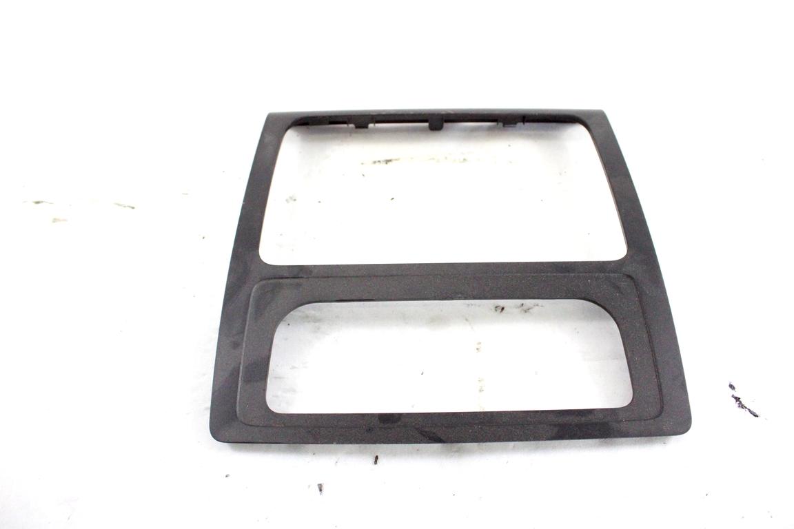 2K5858061A MASCHERINA RIVESTIMENTO CRUSCOTTO VOLKSWAGEN CADDY 2.0 M 80KW 5M 5P (2012) RICAMBIO USATO