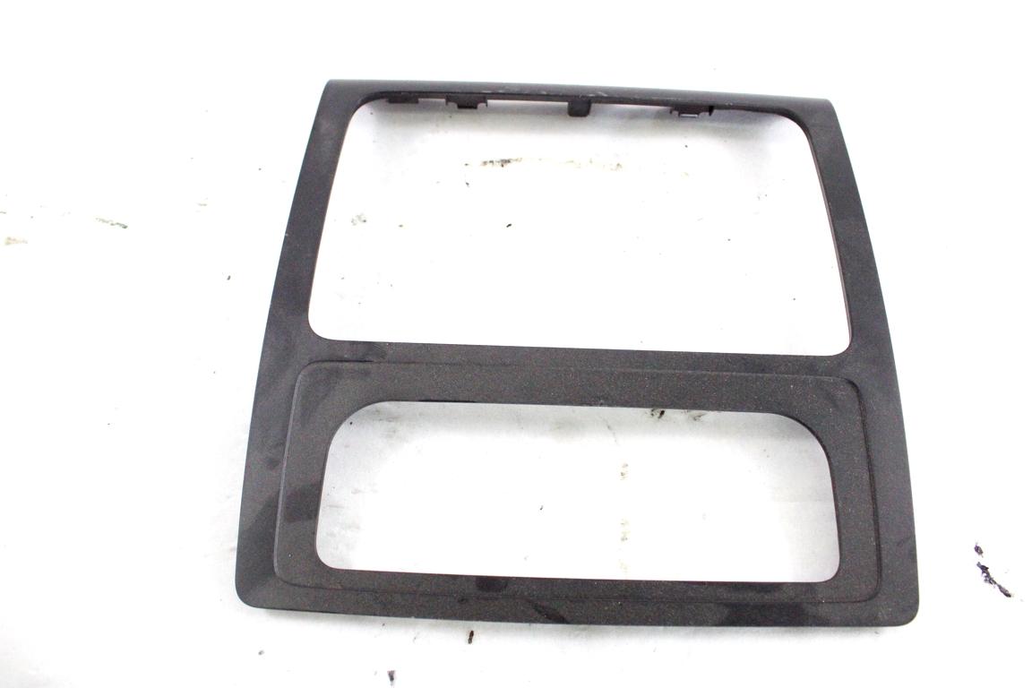 2K5858061A MASCHERINA RIVESTIMENTO CRUSCOTTO VOLKSWAGEN CADDY 2.0 M 80KW 5M 5P (2012) RICAMBIO USATO