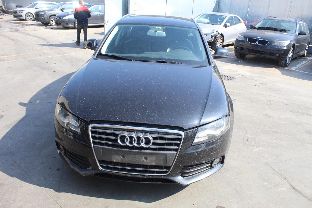 AUDI A4 B8 SW 2.0 D 105KW AUT 5P (2009) RICAMBI IN MAGAZZINO