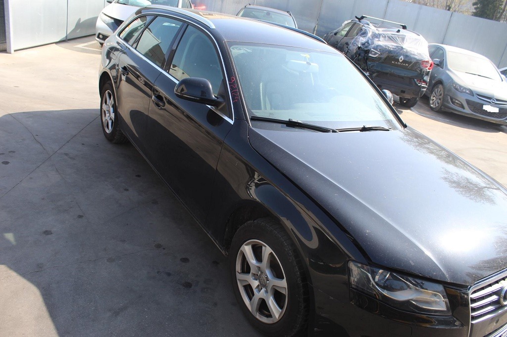 AUDI A4 B8 SW 2.0 D 105KW AUT 5P (2009) RICAMBI IN MAGAZZINO