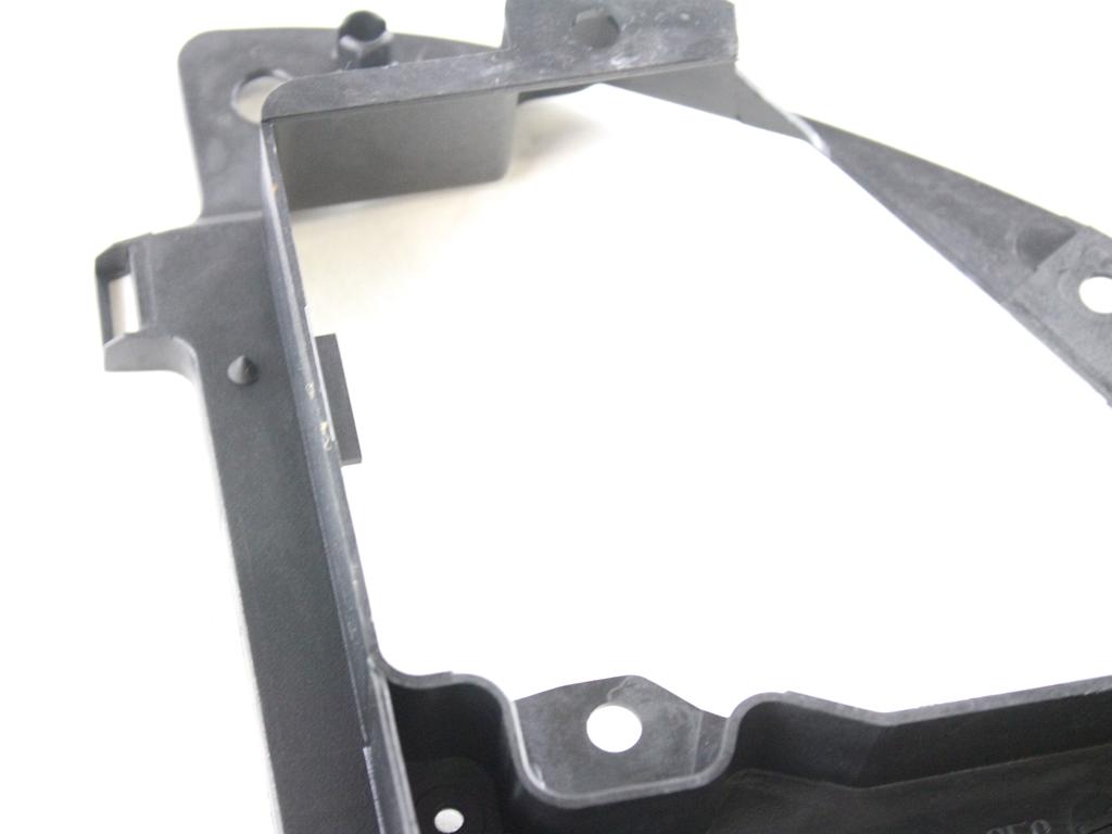 8N0858387 COPPIA SUPPORTI LATERALI CRUSCOTTO AUDI TT 1.8 132KW 3P B 5M (2000) RICAMBIO USATO 8N0858388