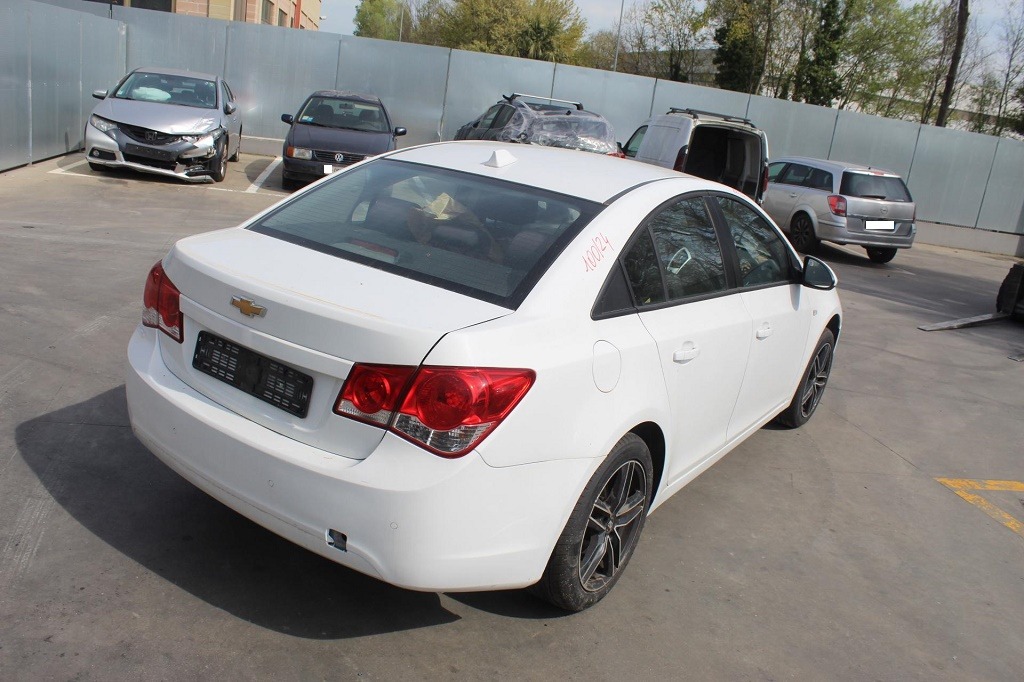 CHEVROLET CRUZE 1.6 B 91KW 5M 4P (2013) RICAMBI USATI AUTO IN PIAZZALE 