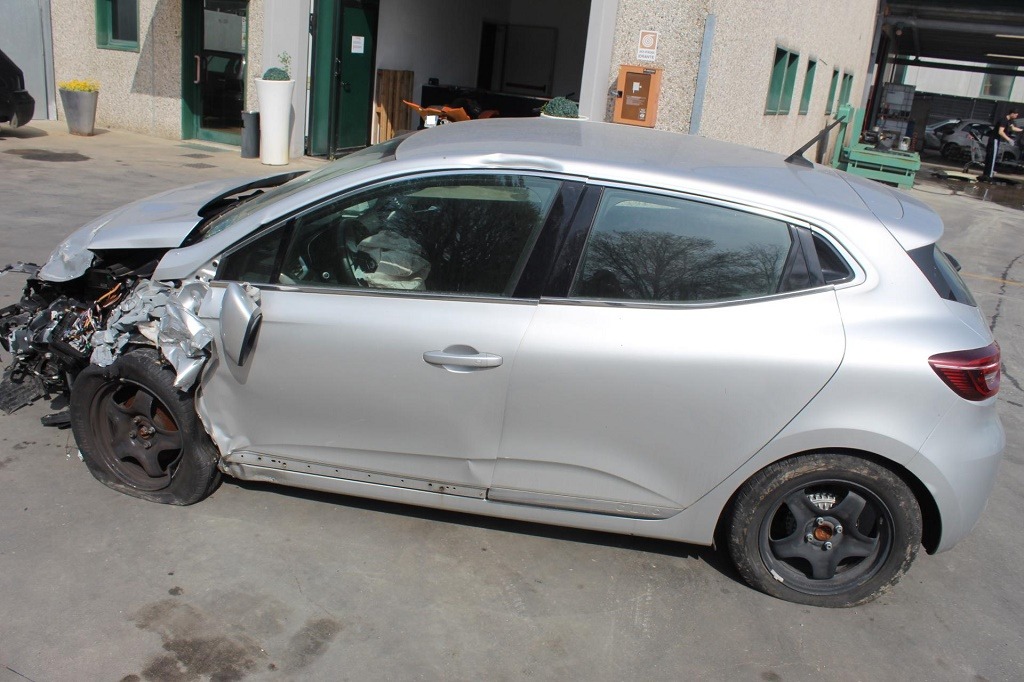 RENAULT CLIO 1.0 B 74KW 5M 5P (2020) RICAMBI IN MAGAZZINO