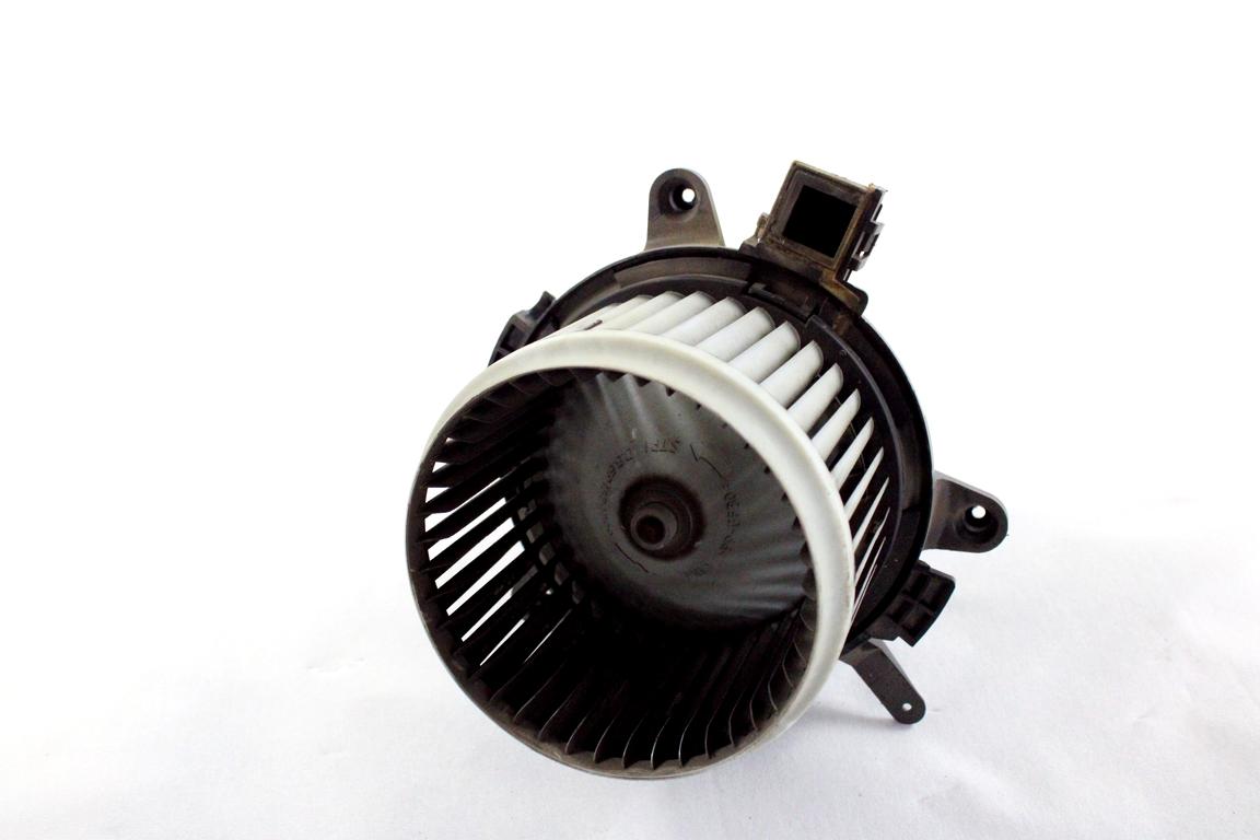 9821292180 MOTORINO VENTOLA VENTILAZIONE ABITACOLO PEUGEOT 3008 2.0 D 110KW AUT 5P (2016) RICAMBIO USATO