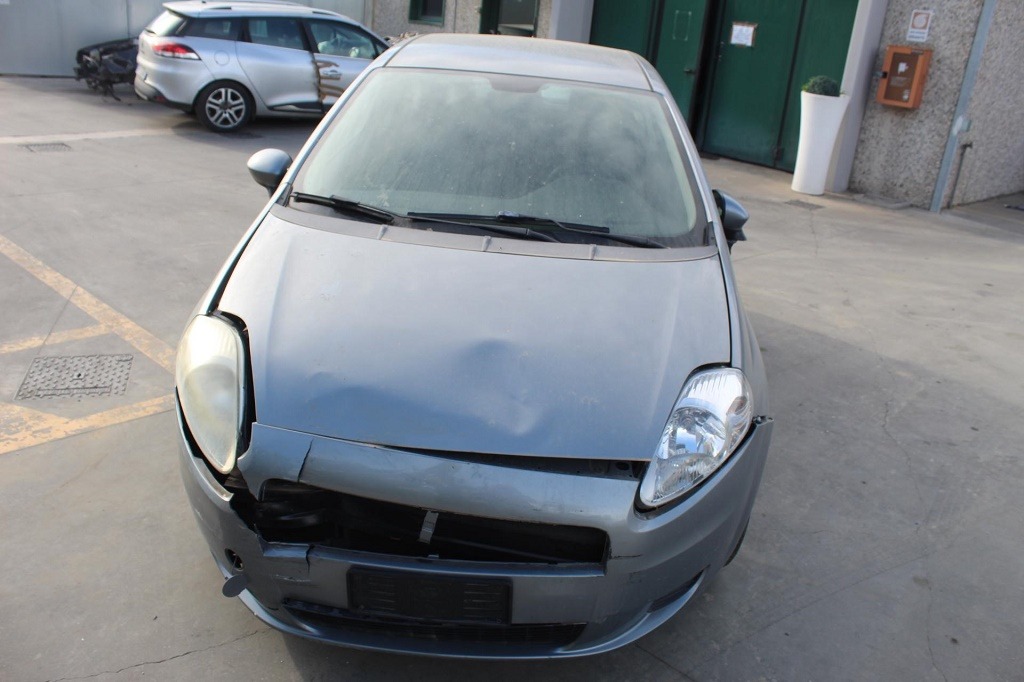 FIAT GRANDE PUNTO 1.2 B 48KW 5M 3P (2008) RICAMBI IN MAGAZZINO