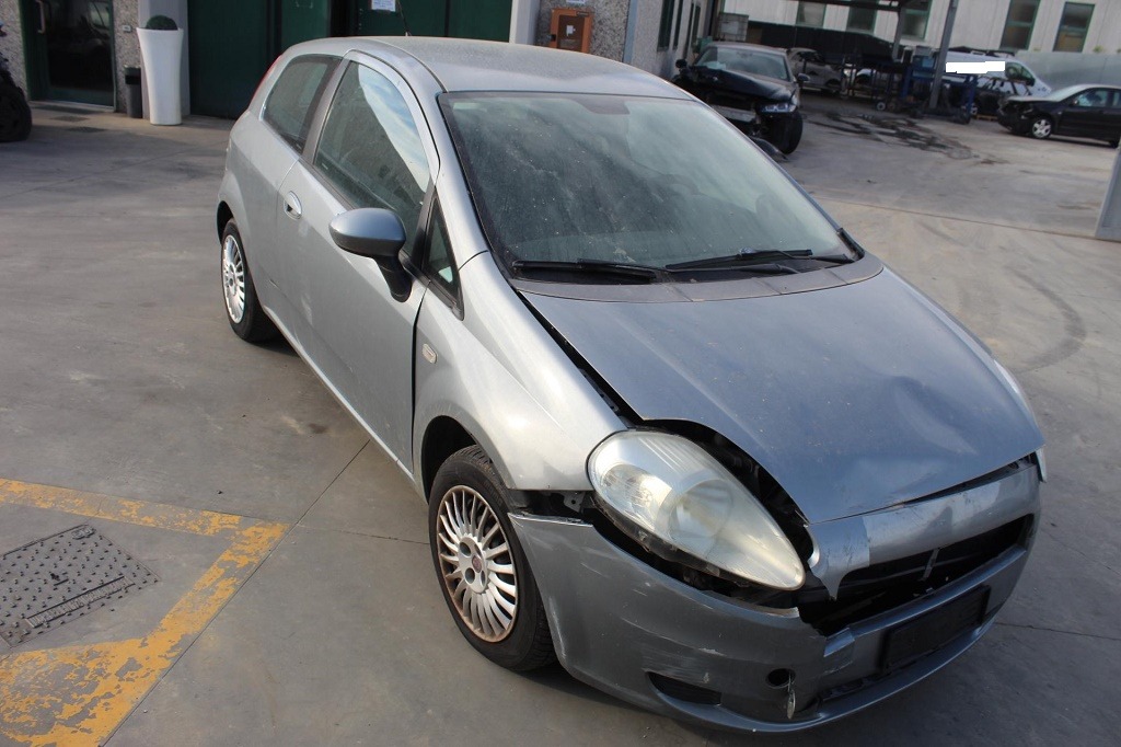 FIAT GRANDE PUNTO 1.2 B 48KW 5M 3P (2008) RICAMBI IN MAGAZZINO