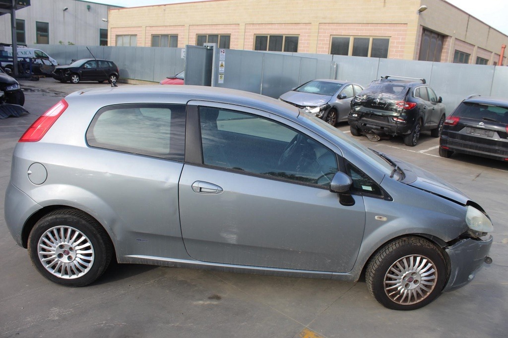 FIAT GRANDE PUNTO 1.2 B 48KW 5M 3P (2008) RICAMBI IN MAGAZZINO