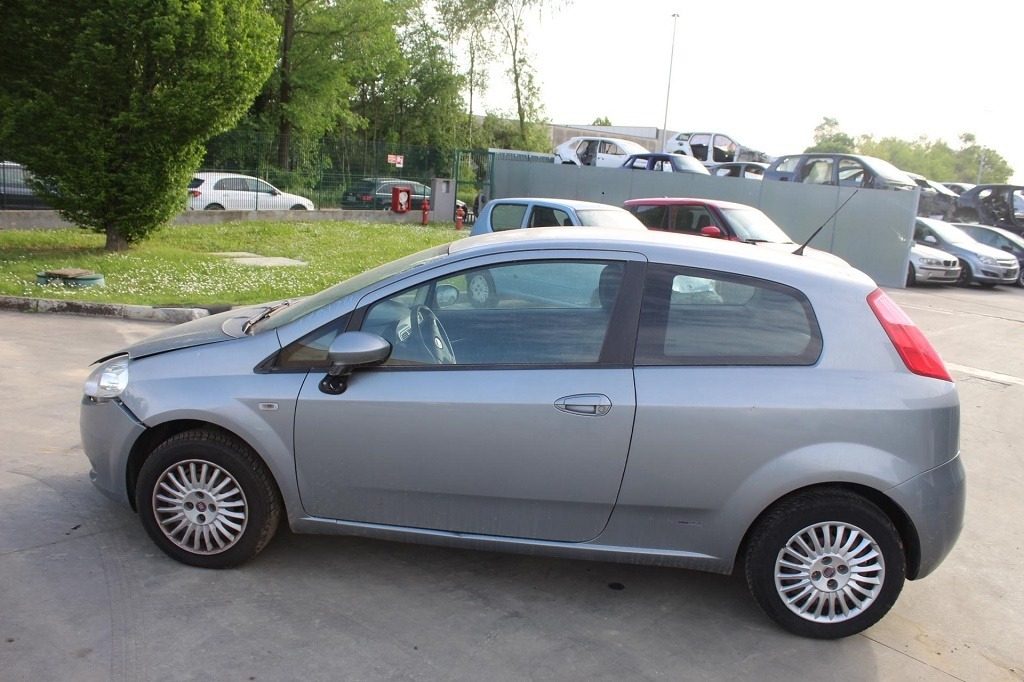 FIAT GRANDE PUNTO 1.2 B 48KW 5M 3P (2008) RICAMBI IN MAGAZZINO