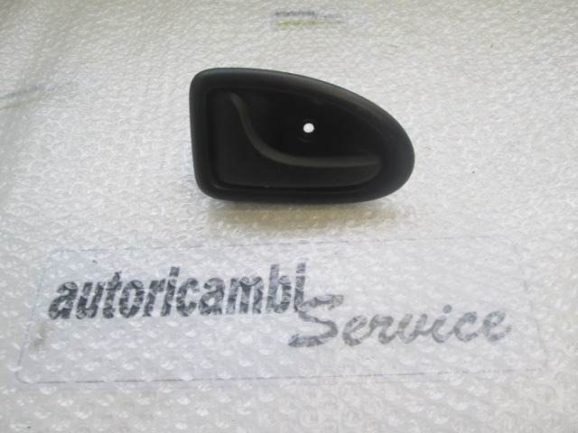 NOTRANJA KLJUKA  OEM N. 8200646947 ORIGINAL REZERVNI DEL RENAULT CLIO BB CB MK2 R / CLIO STORIA (05/2001 - 2012) BENZINA LETNIK 2004