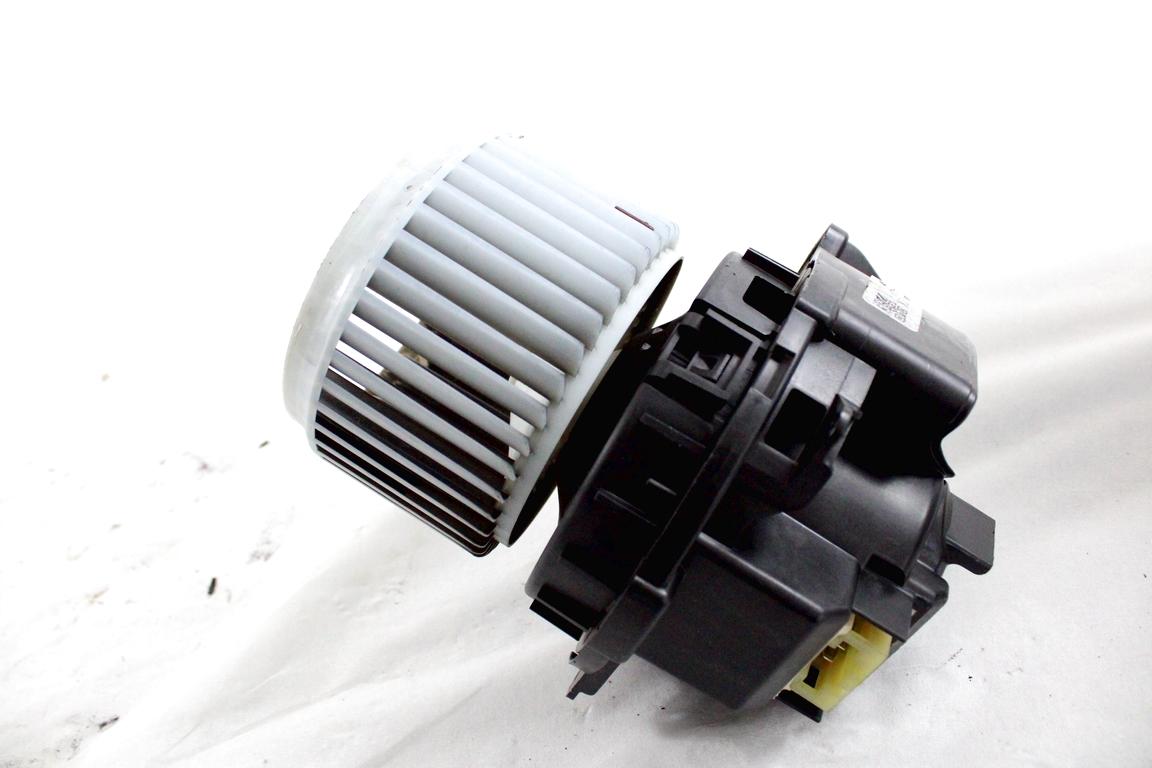 272104788R MOTORINO VENTOLA VENTILAZIONE ABITACOLO RENAULT CLIO 1.0 B 74KW 5M 5P (2020) RICAMBIO USATO