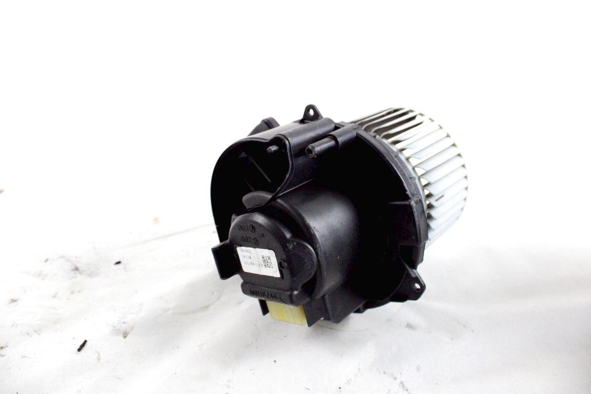 272104788R MOTORINO VENTOLA VENTILAZIONE ABITACOLO RENAULT CLIO 1.0 B 74KW 5M 5P (2020) RICAMBIO USATO