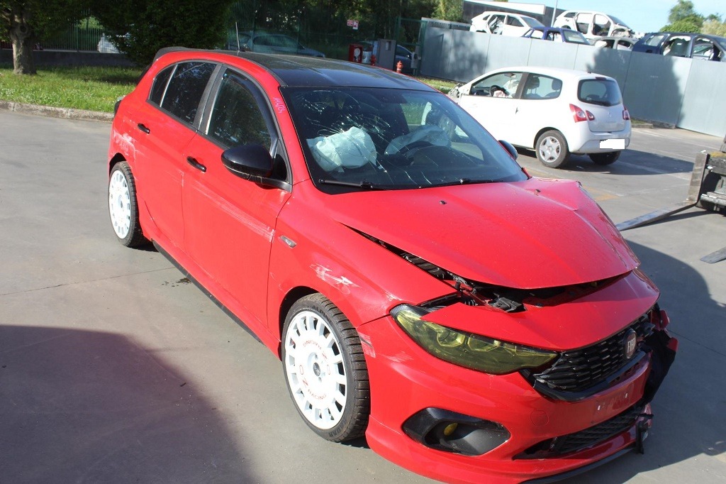 FIAT TIPO SPORT 1.6 D 88KW 6M 5P (2019) RICAMBI IN MAGAZZINO 