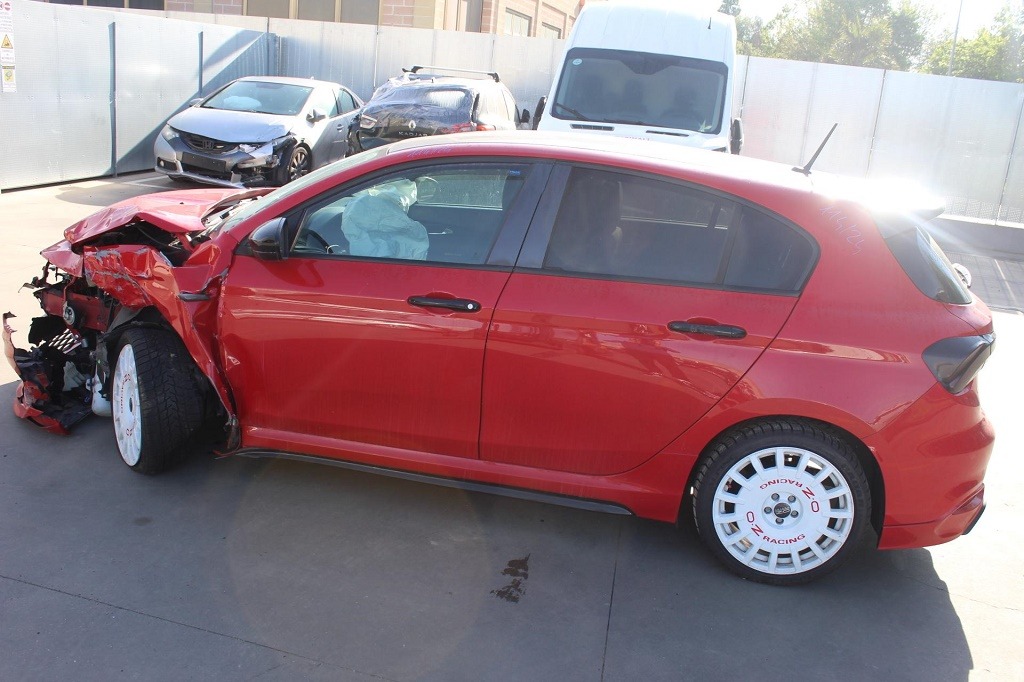 FIAT TIPO SPORT 1.6 D 88KW 6M 5P (2019) RICAMBI IN MAGAZZINO 