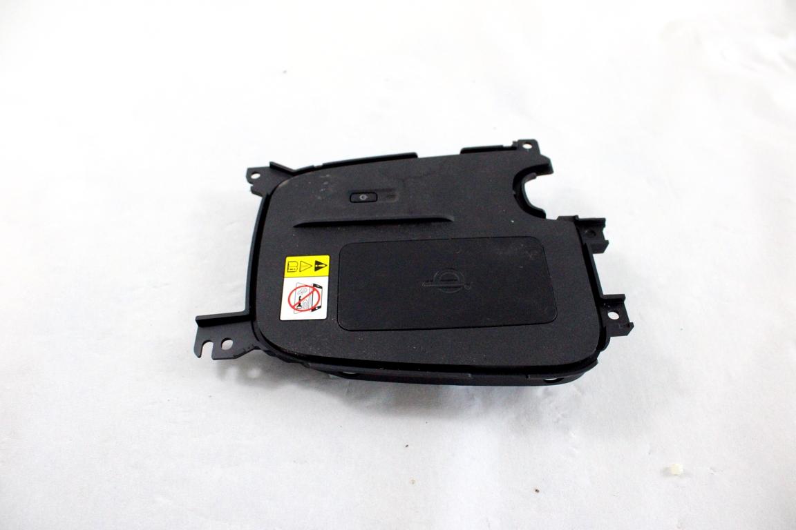 861C0-K0010 BASE RICARICA WIRELESS BATTERIA TELEFONO TOYOTA YARIS P21 1.5 I 68KW AUT 5P (2021) RICAMBIO USATO