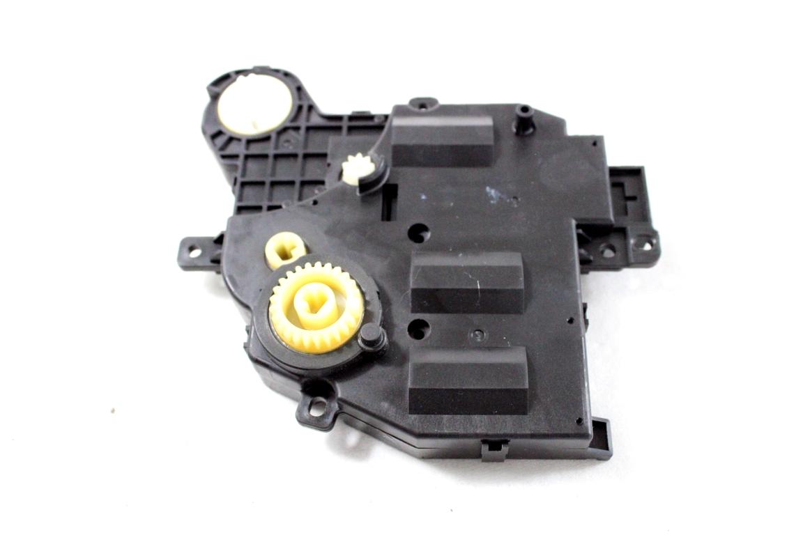 063800-9090 MOTORINO ATTUATORE SCATOLA RISCALDAMENTO TOYOTA YARIS P21 1.5 I 68KW AUT 5P (2021) RICAMBIO USATO