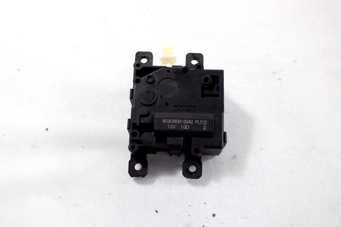 AE063800-2242 MOTORINO SCATOLA RISCALDAMENTO TOYOTA YARIS P21 1.5 I 68KW AUT 5P (2021) RICAMBIO USATO