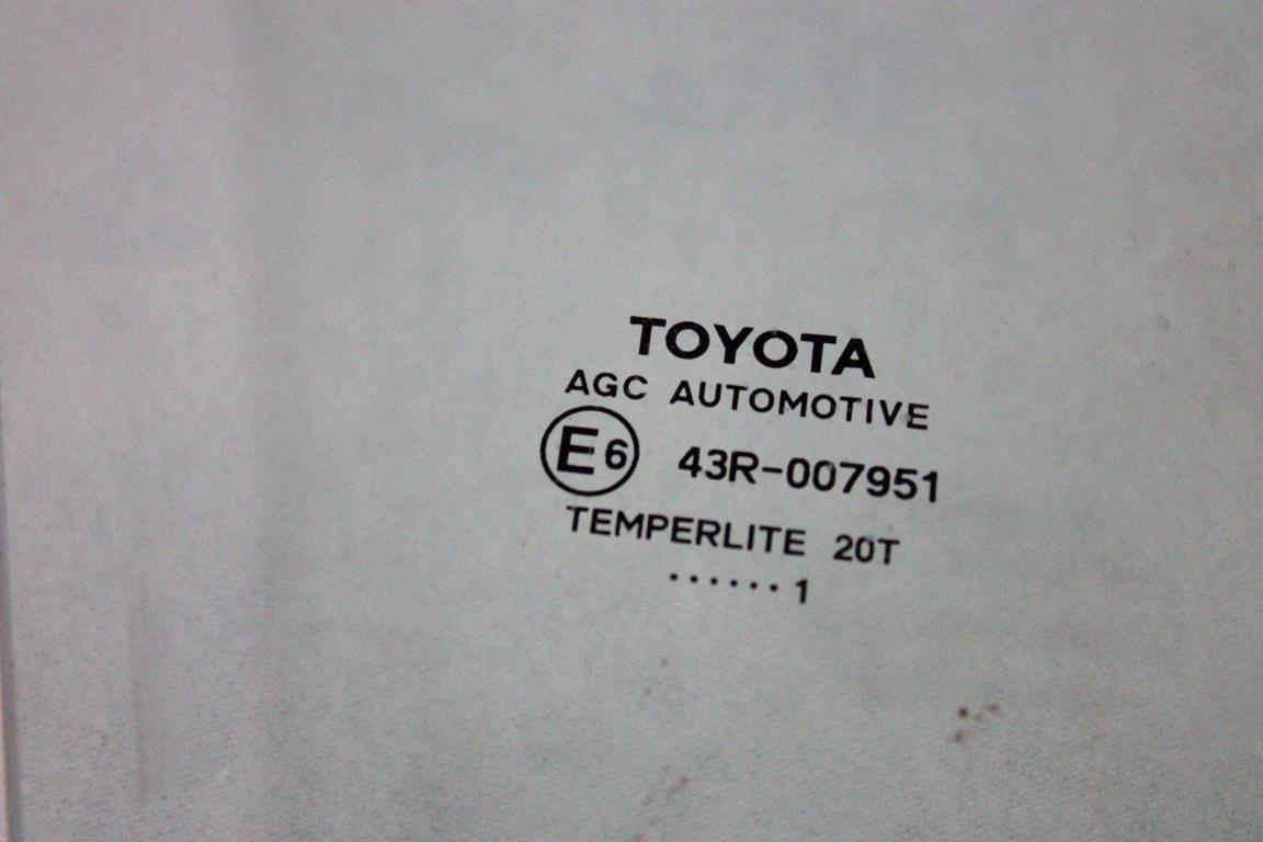 68101K0010 VETRO SCENDENTE PORTA ANTERIORE DESTRA TOYOTA YARIS P21 1.5 I 68KW AUT 5P (2021) RICAMBIO USATO