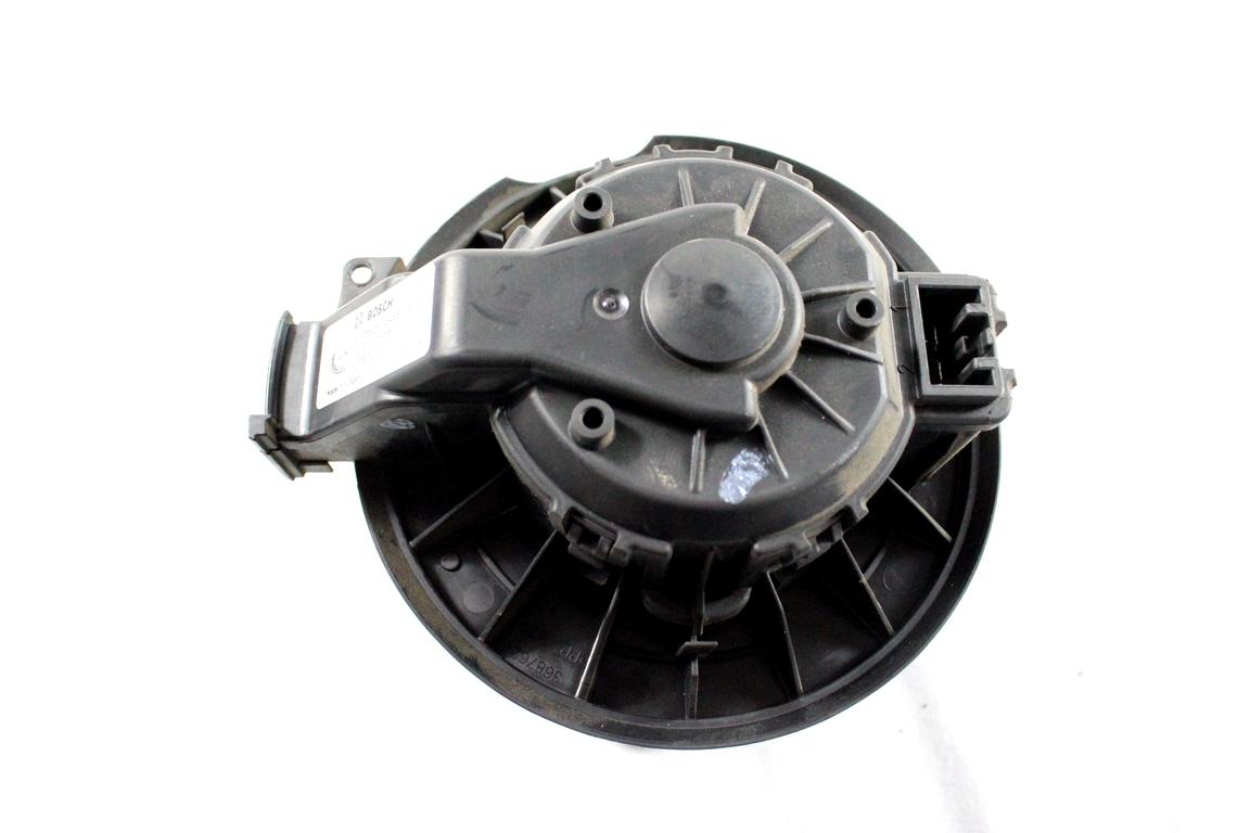 8E2H-18456-AB MOTORINO VENTOLA VENTILAZIONE ABITACOLO FORD FIESTA 1.4 D 51KW 5M 5P (2012) RICAMBIO USATO 0130115551