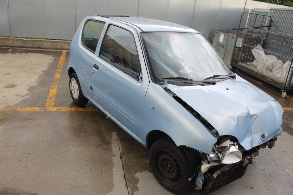 FIAT SEICENTO 1.1 B 40KW 5M 3P (2003) RICAMBI USATI AUTO IN PIAZZALE 