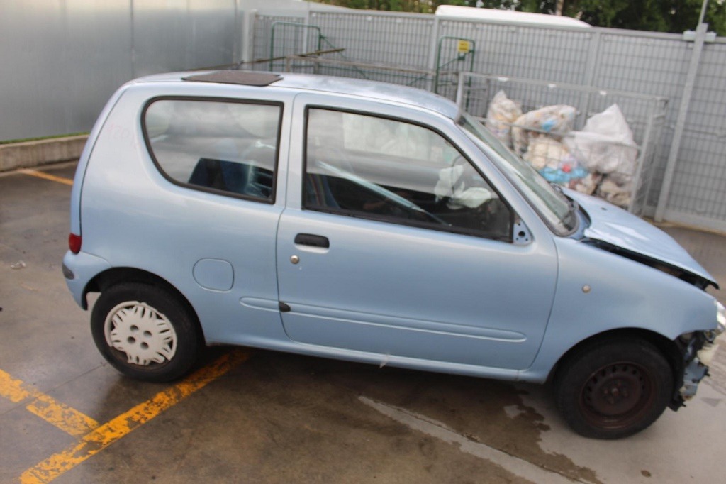 FIAT SEICENTO 1.1 B 40KW 5M 3P (2003) RICAMBI USATI AUTO IN PIAZZALE 